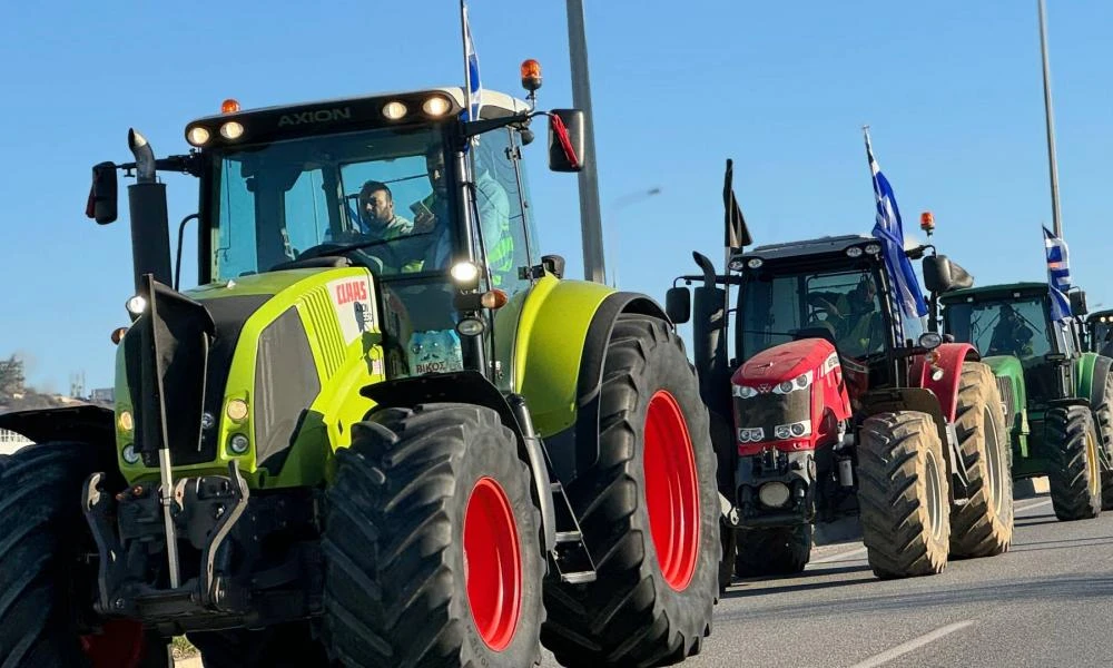 Κλειστή για δύο ώρες η Εθνική Οδός στην Αταλάντη από τους αγρότες (Εικόνες-Βίντεο)